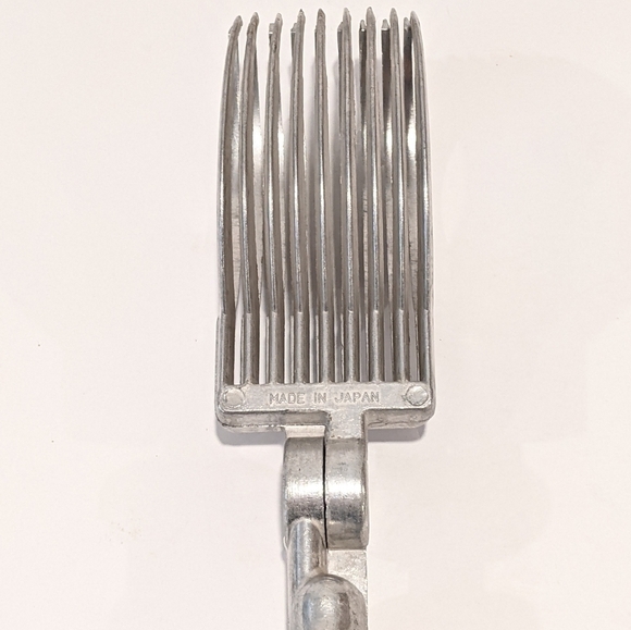 VINTAGE aluminium meat cutting tongs - Picture 3 of 16